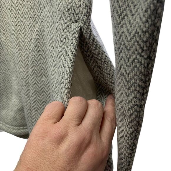 Columbia Long sleeve Hooded Pullover in Gray and White Size Medium - Picture 6 of 8